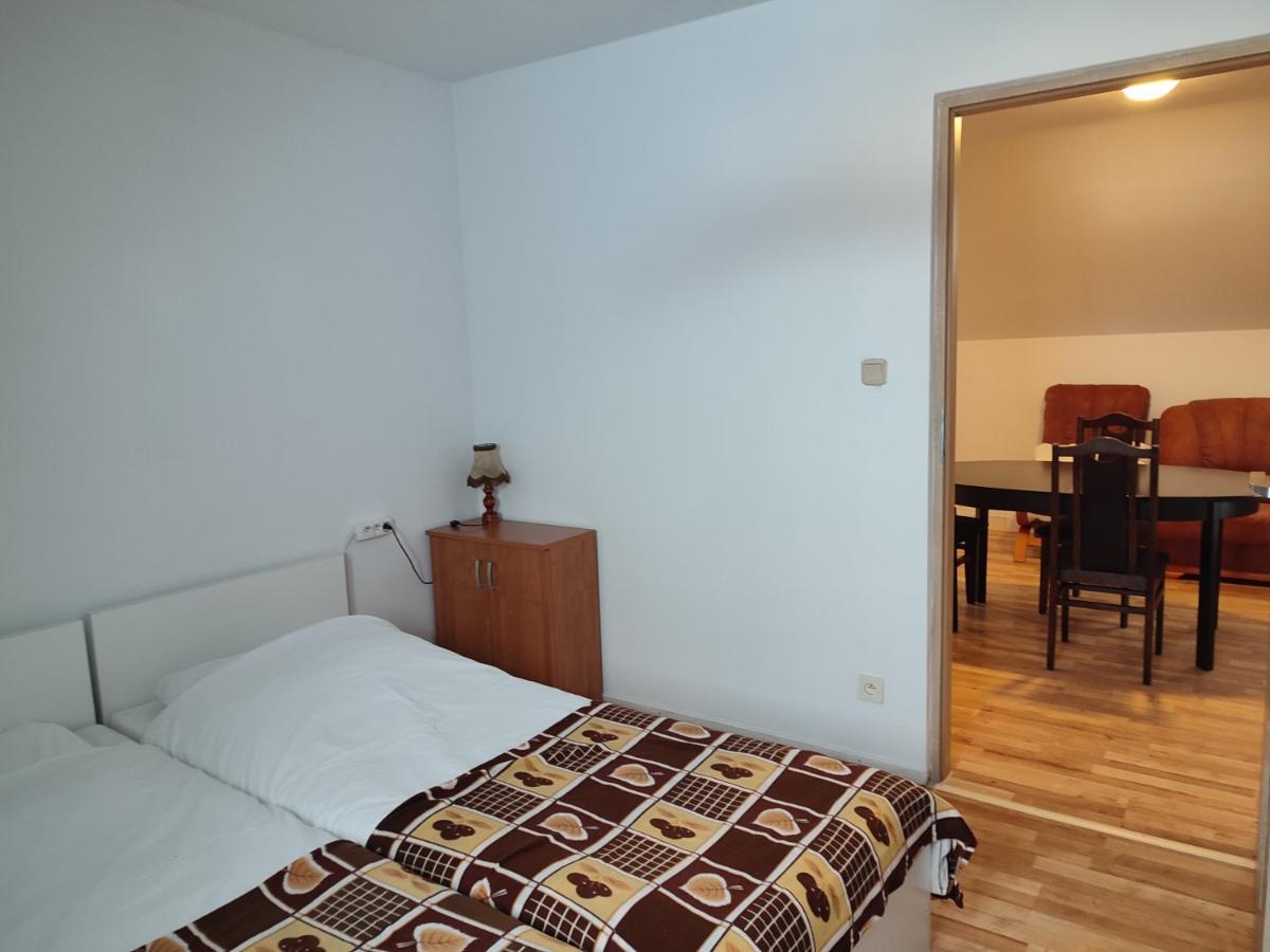 Agrowczasy Nad Stawem Farm stay Gartatowice