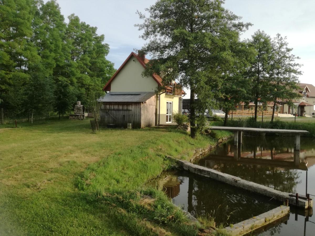 Agrowczasy Nad Stawem *